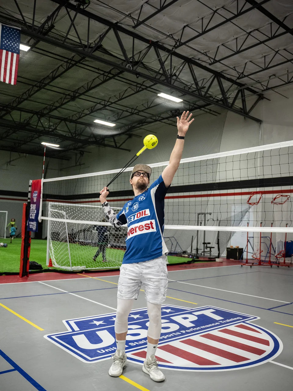 Alex swinging the Pro Spike Flow trainer — phase 1 demonstration.