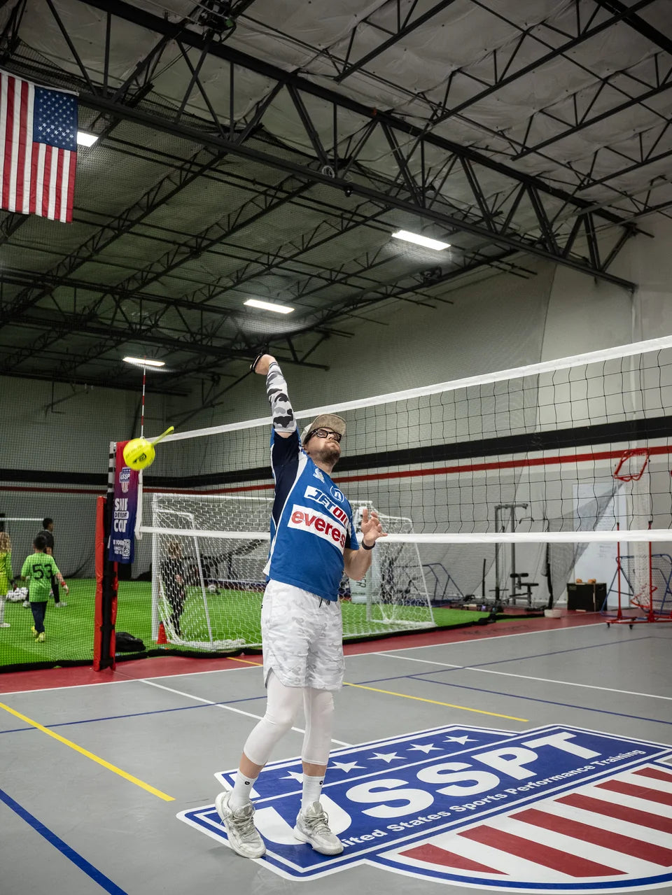 Alex swinging the Pro Spike Flow trainer — phase 3 demonstration.